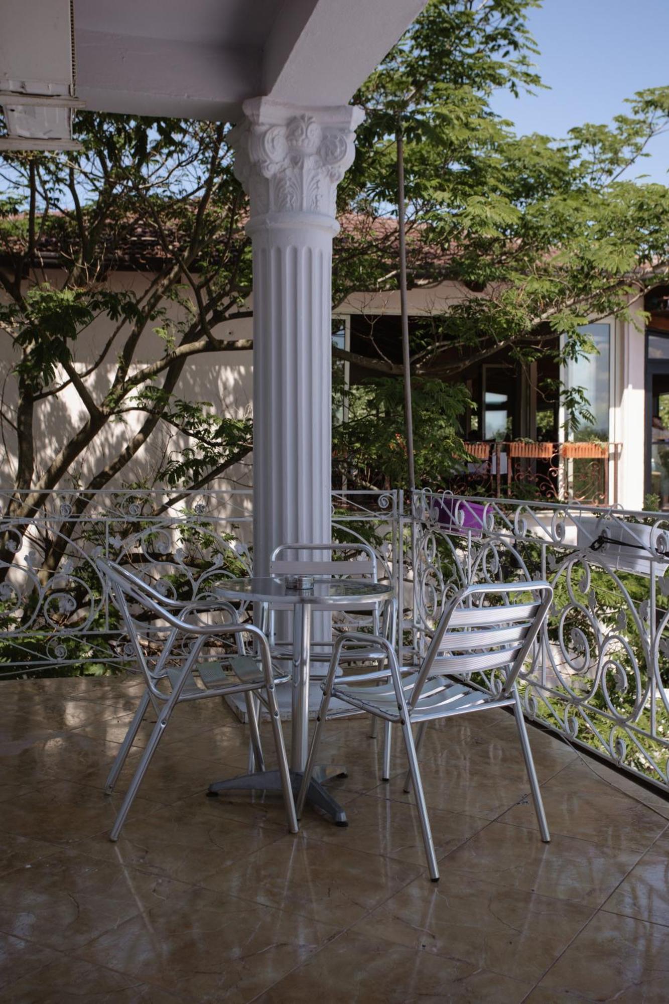 Hotel Shkodra Lake Shiroka Exterior photo
